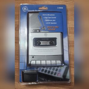 GE cassette recorder tape player Sealed Model 3-5030 Portable 2006